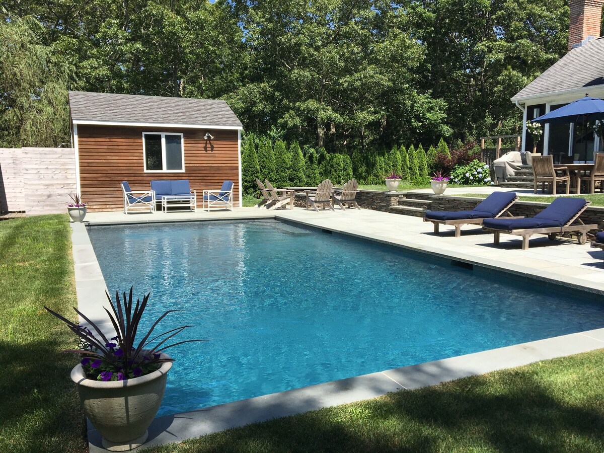 Lovely Private Estate In East Hampton