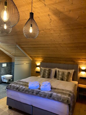 Doppelzimmer Boxspringbett mit Badezimmer OG