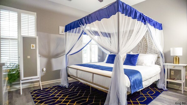 Luxuriate after a long day in this beautiful bed: Canopy King