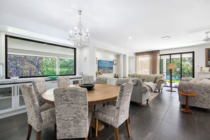 Dining and Lounge
