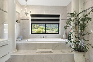 Master Ensuite