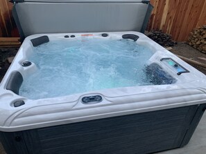 5 person 45 jet hot tub with LED lighting.  