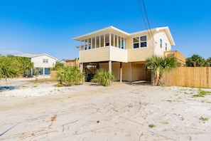 Sunshine Beach Cottage