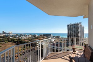 Ariel Dunes I 1001 balcony