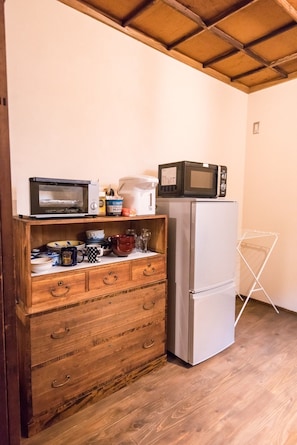 1F Mini kitchen