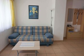 Ferienwohnung 1 für 1-4 Personen (48 qm, EG)-Wohnbereich