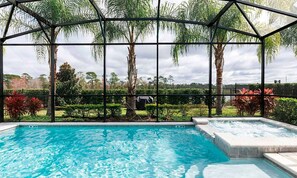 [amenities:screened-in-pool:3] Screened In Pool