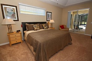 11_King_Bedroom_0921.jpg