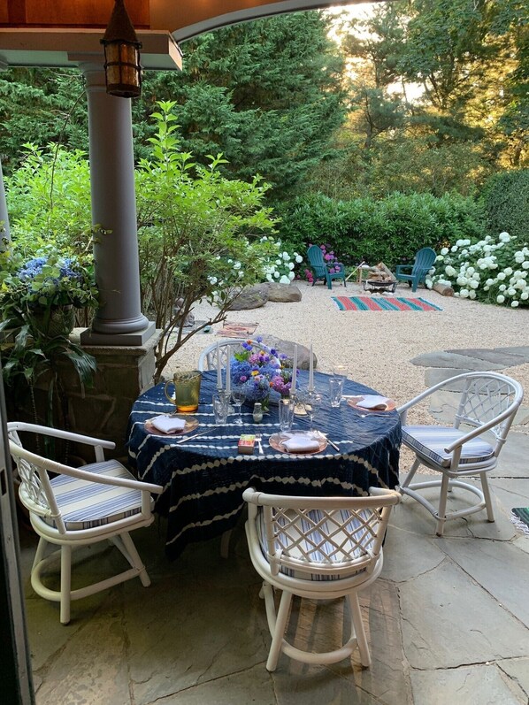 Outdoor dining