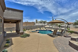 For those looking for shade, enjoy the 2 covered patio decks and umbrellas!