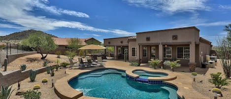 Huge, backyard provides an oasis for entertaining and relaxation!