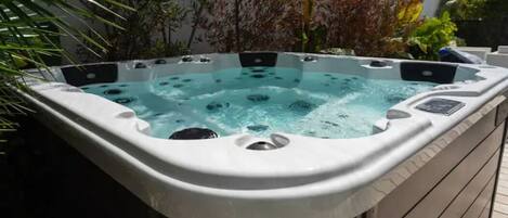 expensive hot tub fits 8 people