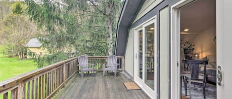Blowing Rock Vacation Rental | 2BR | 1BA | Stairs Required | 1,200 Sq Ft
