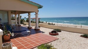 Casa de Carolina, beachfront.