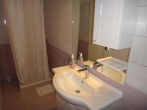 Bath/Shower
