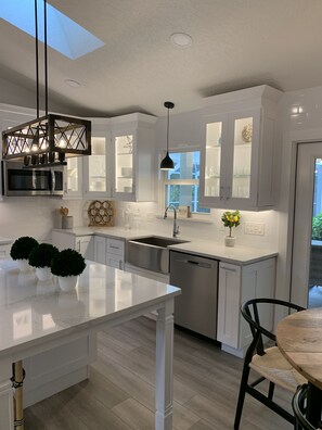 Kitchen, final appliance install 6/10