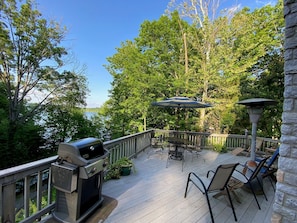 2 huge decks with great view of Barren River Lake 