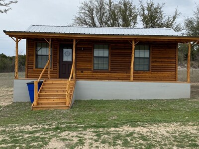 One Bedroom Cabin w/Sleeper Sofa