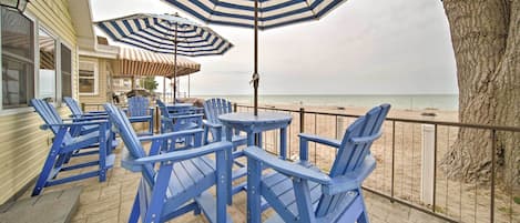 Erie Vacation Rental | 3BR | 2BA | 1,300 Sq Ft | 2 Steps Required to Enter