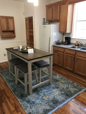 Breakfast bar seats 4