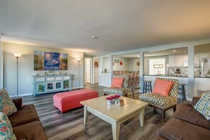 Mid-Level Living Room with Deck Access