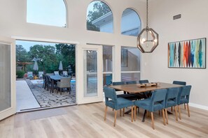 Large dining area, inside and outside