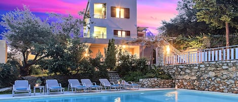 Grand View Villa | HotelPraxis Group