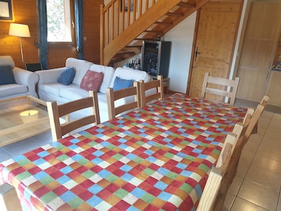 Lovely comfortable apartment near the centre of Morzine with big balcony.