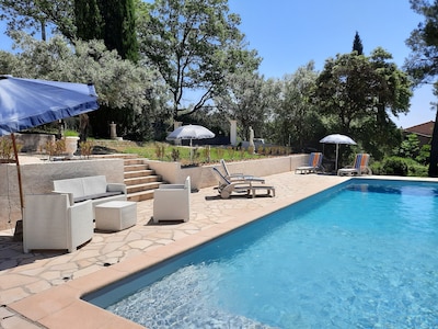 Villa Fanny 4 stars - sleeps 6 - with superb pool  and parking for 4 cars 