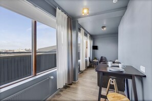 Overview of room & view