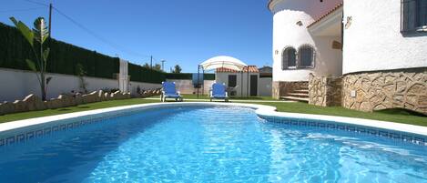 Maison de vacances moderne avec piscine privée à Miami Platja