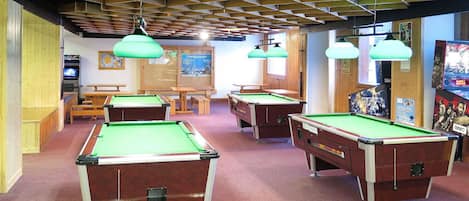 Billiard Table, Billiard Room, Table, Pool, Furniture, Property, Billiards, Recreation Room