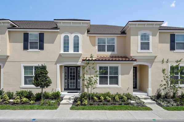 1559CareyPalmCircle-01