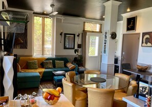 Living room sur cuisine ouverte 
