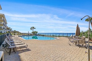 Gulf front pool - Adagio gulf front pool overlooks the private beach and is heated in the cooler months (November - mid-April)