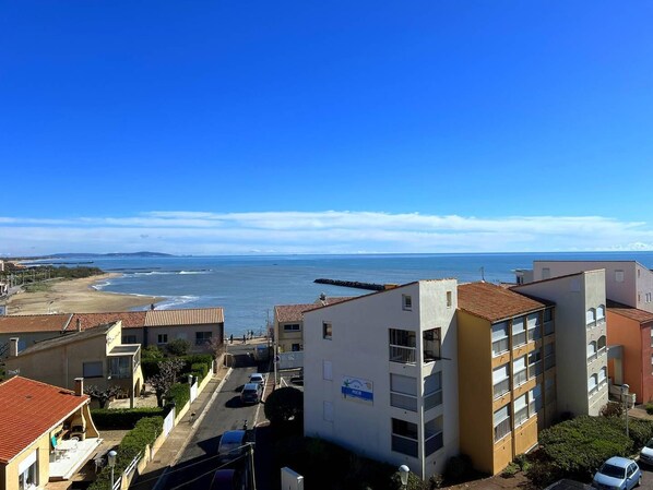 Beach/ocean view