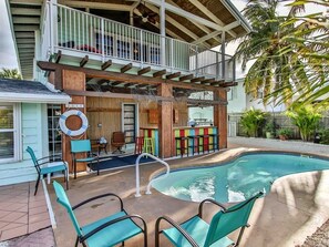 Huge Private Pool, Tikki Bar & 60 foot Dock!