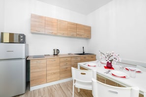 Fully equipped kitchenette.