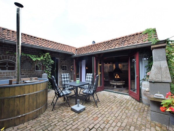 Außenseite Ferienhaus [Sommer]