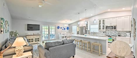 Map out your beach retreat to this tastefully furnished house in Naples Park!