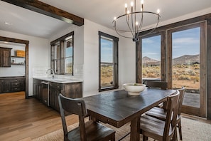 Dining area with seating for 6