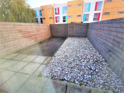 Modern 4bedroom Large Townhouse Near City Centre!!