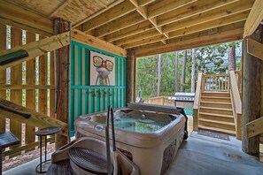 Covered Patio | Hot Tub