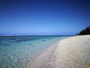 Le lagon et sa plage