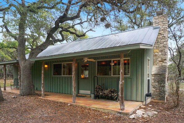 Front of Rosemary cabin with covered porch
