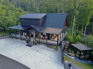 Picture shows the recent addition of the new gazebo and grilling area (Aug-2023)