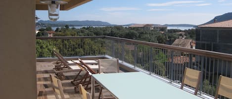 Terrasse vue Mer et Porto Vecchio