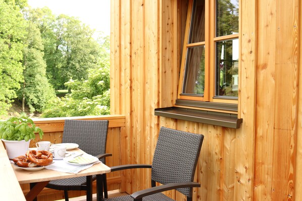 Frühstück´s Platz am Ostbalkon