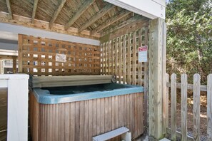 VOH22: The Hunkerdowner l Pool Area w/ Hot Tub