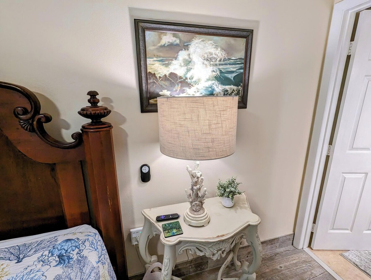 Beach Dreams Second floor BEST VIEW! Watch the waves roll in Handicap friendly